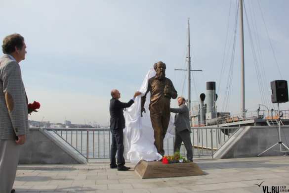 Лев Щаранский Минутка юмора: во Владивостоке открыли памятник Льву Щаранскому (ФОТО) | Русская весна