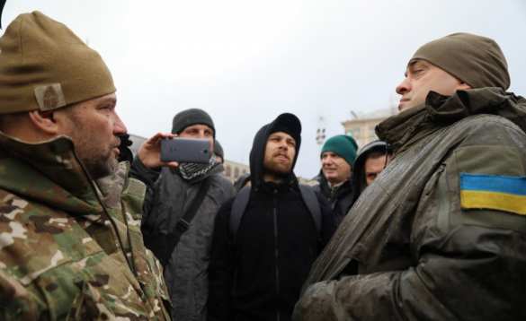 Попили кофе: на Майдане напали на советника Порошенко (+ВИДЕО, ФОТО) | Русская весна