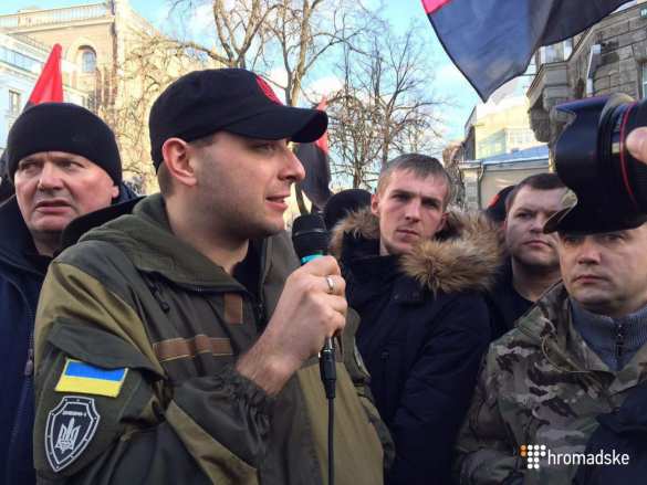 МОЛНИЯ: толпа пытается штурмовать администрацию Порошенко — ПРЯМАЯ ТРАНСЛЯЦИЯ — Смотрите и комментируйте с «Русской Весной» (ФОТО) | Русская весна