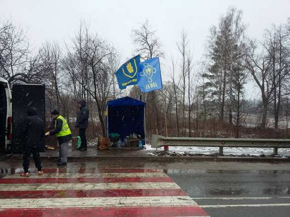 Блокада продолжается: очередь российских фур растянулась на 250 метров (ФОТОРЕПОРТАЖ) | Русская весна