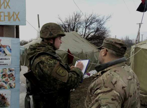 Полиция задержала 37 человек, напавших на участников блокады Донбасса (ФОТО) | Русская весна