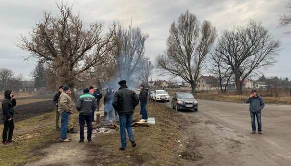 Коронавирусные бунты на Украине: под Тернополем отказались принимать украинцев из Уханя (ФОТО, ВИДЕО) | Русская весна