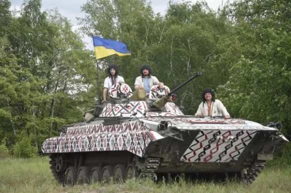 «ВСУшники» «надели вышиванку» на БМП (ФОТО, ВИДЕО) | Русская весна
