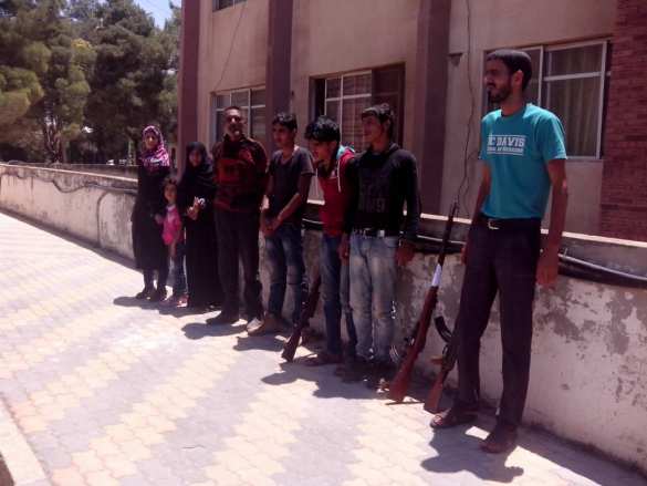 Российские военные помогают боевикам с семьями покинуть группировки и вернуться к мирной жизни (ФОТО) | Русская весна