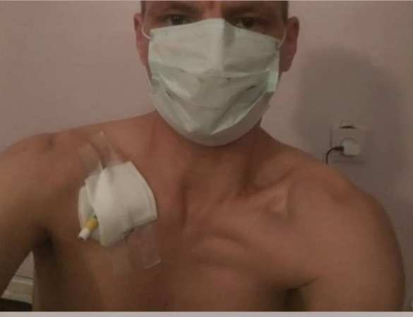 «Пианист Майдана», повоевав на Донбассе, заболел и клянчит деньги (ФОТО, ВИДЕО) | Русская весна