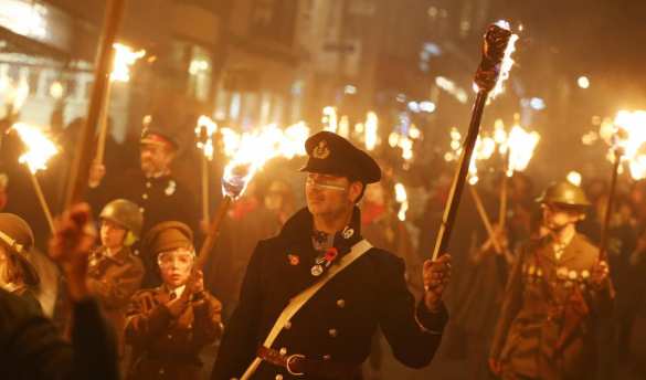 Англичане сожгли голого Ким Чен Ына, Трампа, Терезу Мэй и Вайнштейна (ФОТО, ВИДЕО) | Русская весна