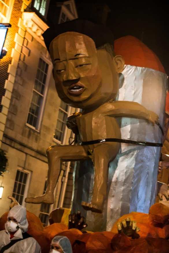 Англичане сожгли голого Ким Чен Ына, Трампа, Терезу Мэй и Вайнштейна (ФОТО, ВИДЕО) | Русская весна