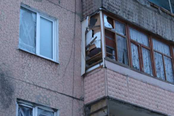 Последствия массированного артобстрела Брянки: серьезные разрушения (+ВИДЕО, ФОТО) | Русская весна