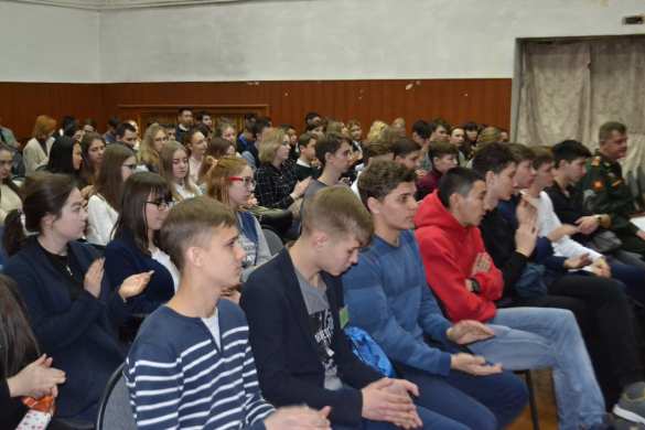 В Бурятии наградили школьника, спасшего детей при нападении на школу (ФОТО) | Русская весна