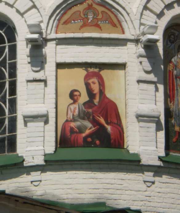 В Полтаве с храма убрали гербы России (ФОТО) | Русская весна