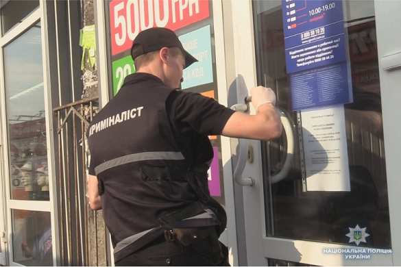 «Человек-паук» грабил киевские пункты выдачи кредитов (ФОТО, ВИДЕО) | Русская весна