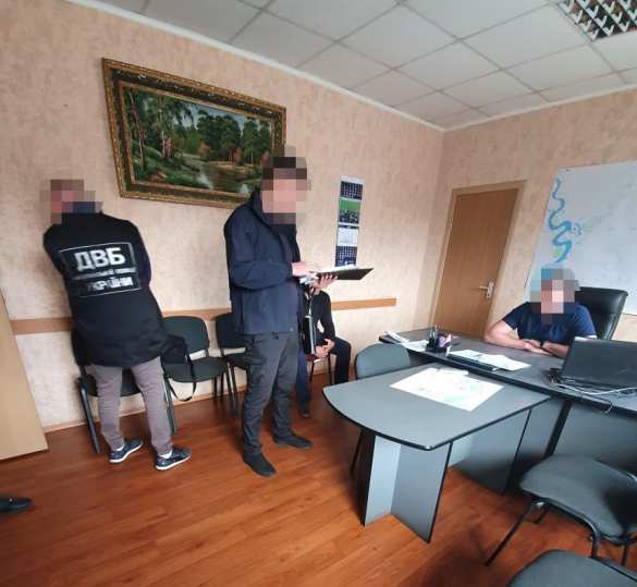 Украинские полицейские жестоко избили криптовалютчика и «отжали» его ферму (ФОТО) | Русская весна