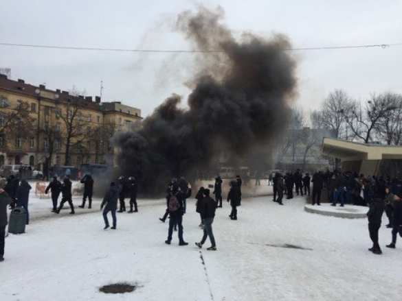 Цирк без границ: во Львове произошли жесткие стычки между зоозащитниками и полицией (ФОТО, ВИДЕО) | Русская весна