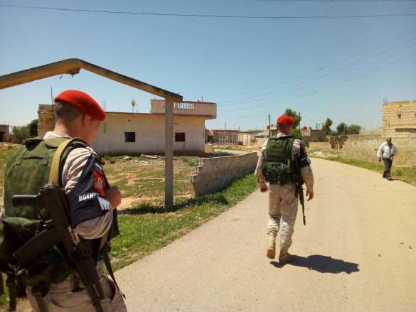 Сирия: Российские военные патрулируют «Растанский котёл», боевики оказывают содействие (ФОТО) | Русская весна
