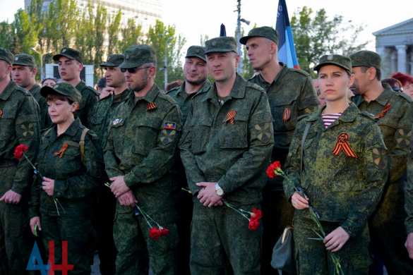 Сотни жителей ДНР почтили память жертв Одесской трагедии (ФОТО, ВИДЕО) | Русская весна