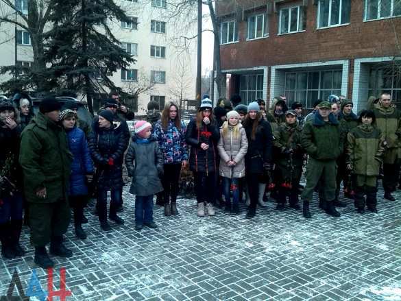 Раненых в боях у Дебальцевского котла ополченцев отправили на лечение в Ростов-на-Дону | Русская весна