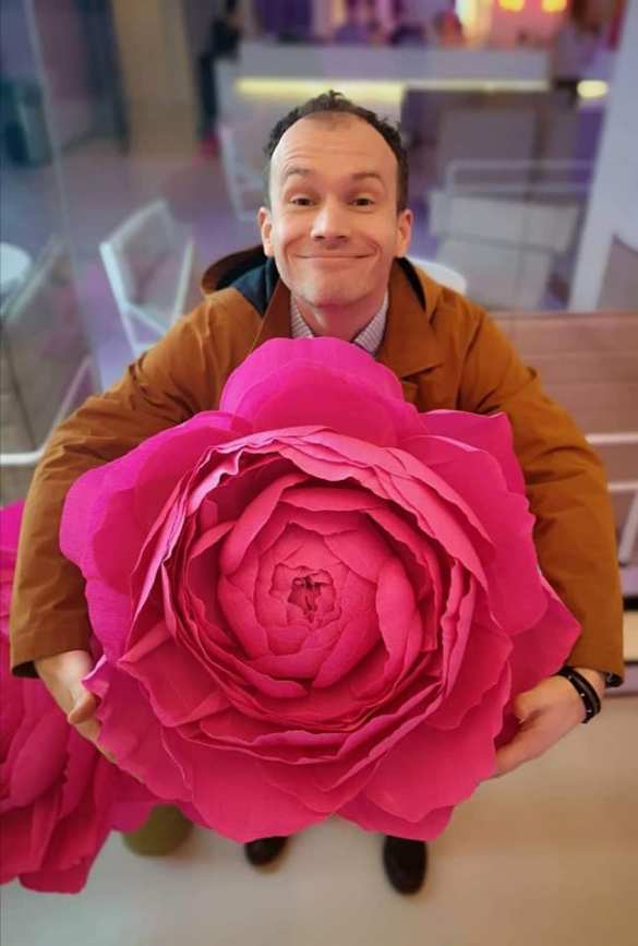 Украинский министр поздравил жену с 8 Марта и спросил, не слишком ли у него глупый вид (ФОТО) | Русская весна