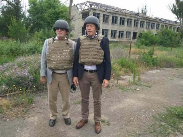 Депутаты Европарламента прибыли в прифронтовую зону в Донбассе (ФОТО) | Русская весна