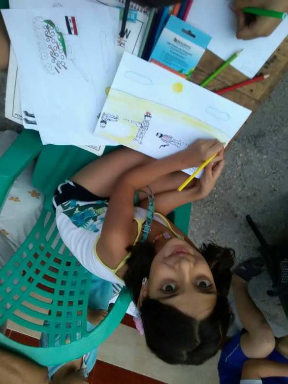 Трогательные кадры: Дети Сирии отправили рисунки солдатам в Дейр эз-Зор (ФОТО) | Русская весна