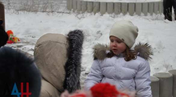 На Аллее ангелов в Донецке почтили память детей, ставших жертвами агрессии Киева (ФОТО) | Русская весна