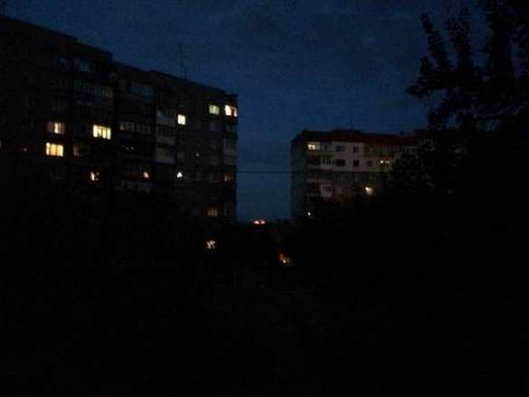 Под Макеевкой прогремел мощный взрыв, на дороге горит автомобиль (ФОТО) | Русская весна