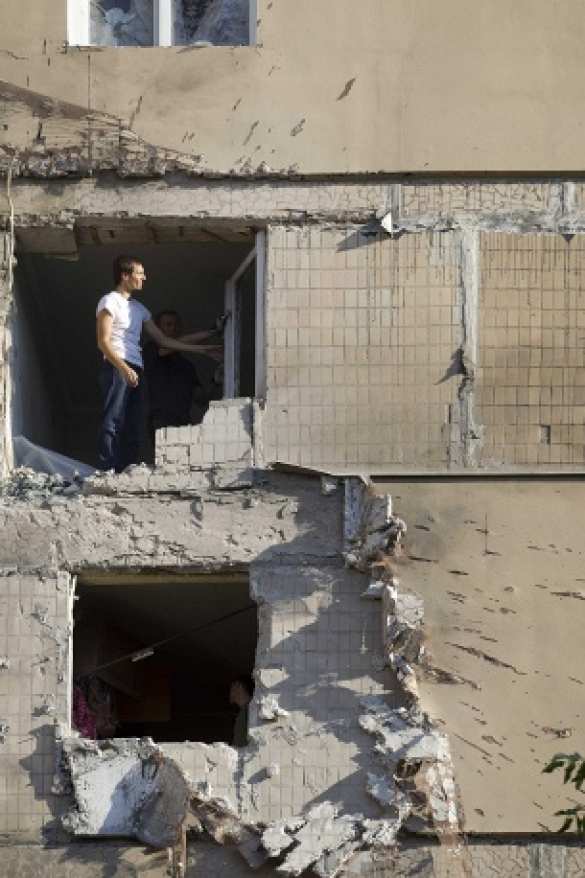 Ночные обстрелы Донецка и Луганска привели к очередным жертвам и разрушениям | Русская весна