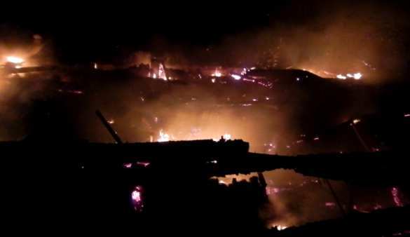 СРОЧНО: ВСУ открыли огонь по северным пригородам Донецка, горят дома (ВИДЕО, ФОТО) | Русская весна