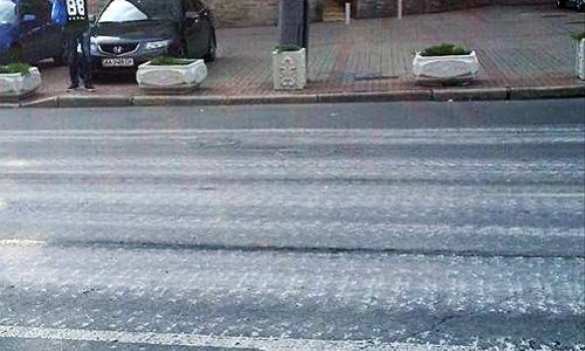 Проезд тяжелой военной техники по улицам Киева привел к массовому разрушению асфальта (ФОТО, ВИДЕО) | Русская весна