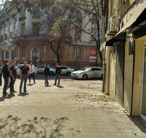 В Одессе не смогли декоммунизировать памятную доску Котовскому (ФОТО) | Русская весна