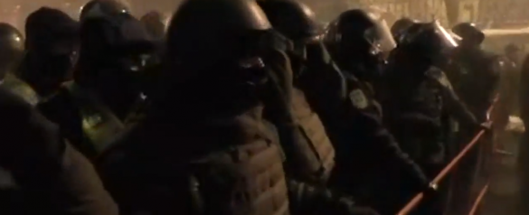 «Аваков — собака — повесим на гилляку!» — в Киеве протестующие подрались с полицией (+ВИДЕО, ФОТО) | Русская весна