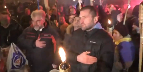 «Аваков — собака — повесим на гилляку!» — в Киеве протестующие подрались с полицией (+ВИДЕО, ФОТО) | Русская весна