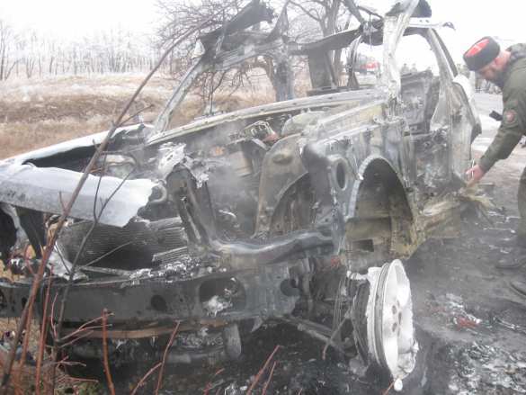 СРОЧНО: Первые фото взорванного автомобиля Павла Дремова (ФОТО) | Русская весна