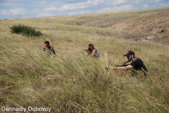 1-я Славянская бригада ведет разведку на линии фронта (ФОТОЛЕНТА) | Русская весна