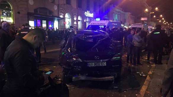 Внедорожник въехал в толпу людей в Харькове, есть погибшие (+ФОТО, ВИДЕО 18+) | Русская весна