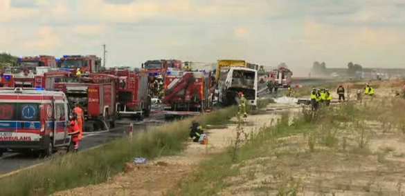 Жуткая авария: десятки украинцев пострадали в ДТП в Польше (ФОТО, ВИДЕО) | Русская весна