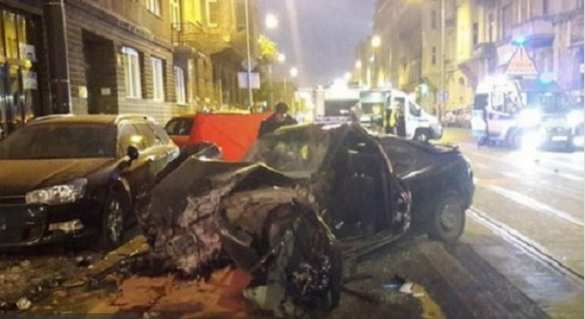 Протаранил 3 дома: Пьяный украинец устроил смертельное ДТП в Польше (ФОТО) | Русская весна