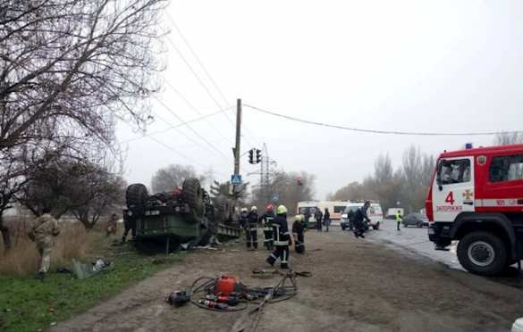 В Запорожье перевернулся грузовик с украинскими военными: есть погибший (ФОТО) | Русская весна