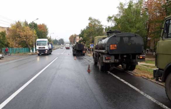 Грузовик ВСУ въехал в дерево, есть пострадавший (ФОТО, ВИДЕО) | Русская весна