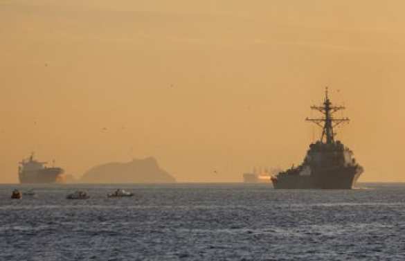 Российский ракетный корабль «взял под конвой» американский эсминец в Чёрном море (+ФОТО, ВИДЕО) | Русская весна