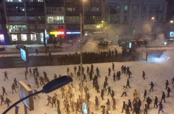 Бойня в Киеве: толпа нацистов напала на турецкий ресторан и разгромила обменник (+ФОТО, ВИДЕО) | Русская весна