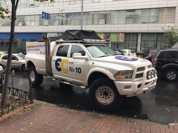 Боевики Порошенко ворвались в Госбюро расследований (ФОТО) | Русская весна