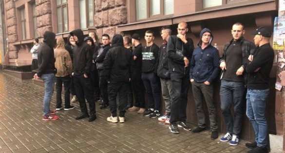 Боевики Порошенко ворвались в Госбюро расследований (ФОТО) | Русская весна