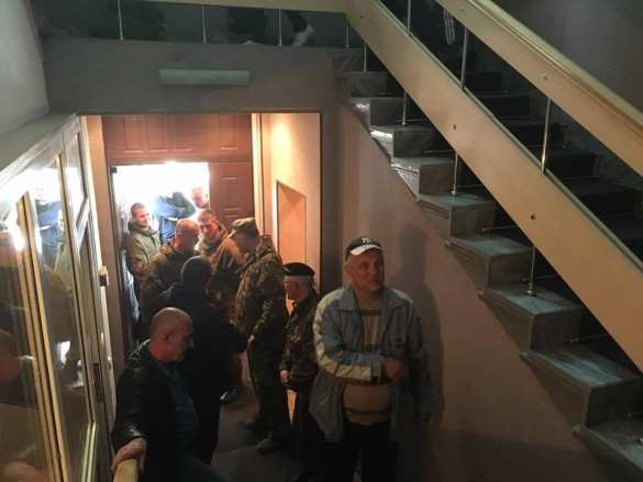 СРОЧНО: Генпрокуратуру Украины захватили люди в камуфляже (ФОТО+ВИДЕО) | Русская весна