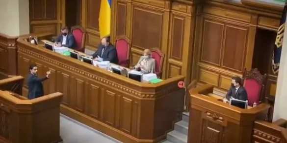Зеленскому показали непристойный жест с трибуны Рады (ФОТО, ВИДЕО) | Русская весна