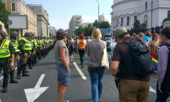 В Киеве проходит марш гомосексуалистов: начались стычки — ТРАНСЛЯЦИЯ. Смотрите и комментируйте с «Русской Весной» | Русская весна