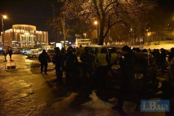 Больше ада: Полиция выкрала гроб у неонацистов, пока они шли по Майдану (ФОТО, ВИДЕО) | Русская весна