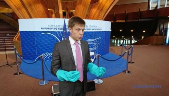 Опозорил Украину и унизил генсека ПАСЕ: соратник Порошенко устроил клоунаду в Совете Европы (ФОТО, ВИДЕО) | Русская весна