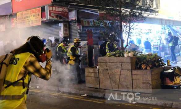 «Коктейли Молотова» и перекрытые дороги: Гонконг восстал против карантина из-за коронавируса (ФОТО, ВИДЕО) | Русская весна