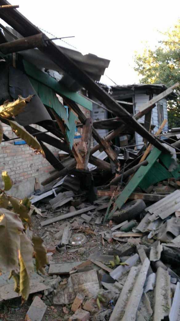 ВАЖНО: Открыт огонь по Горловке, попадание в школу (+ФОТО) | Русская весна