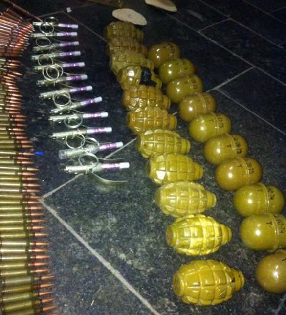 В Днепропетровске задержали военнослужащего ВСУ с двумя десятками гранат (ФОТО) | Русская весна